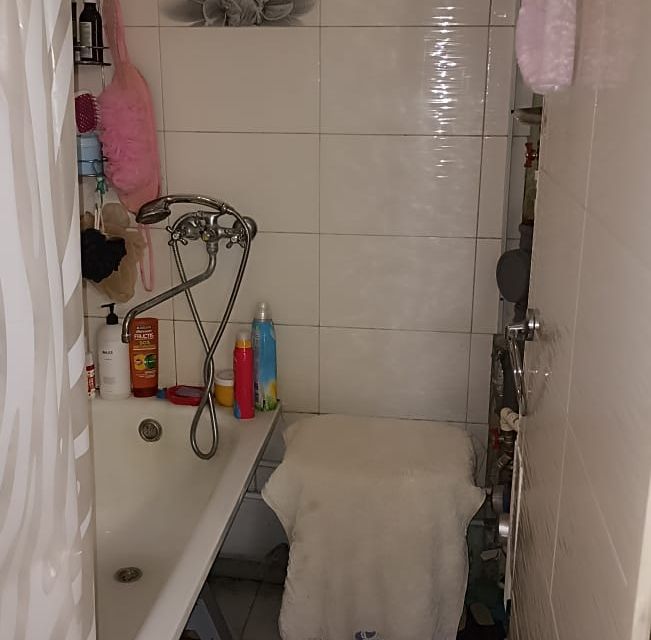 Продаётся 4-комнатная квартира, 57.5 м²