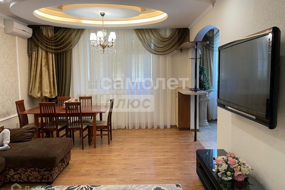 Сдаётся 3-комнатная квартира, 109.8 м²