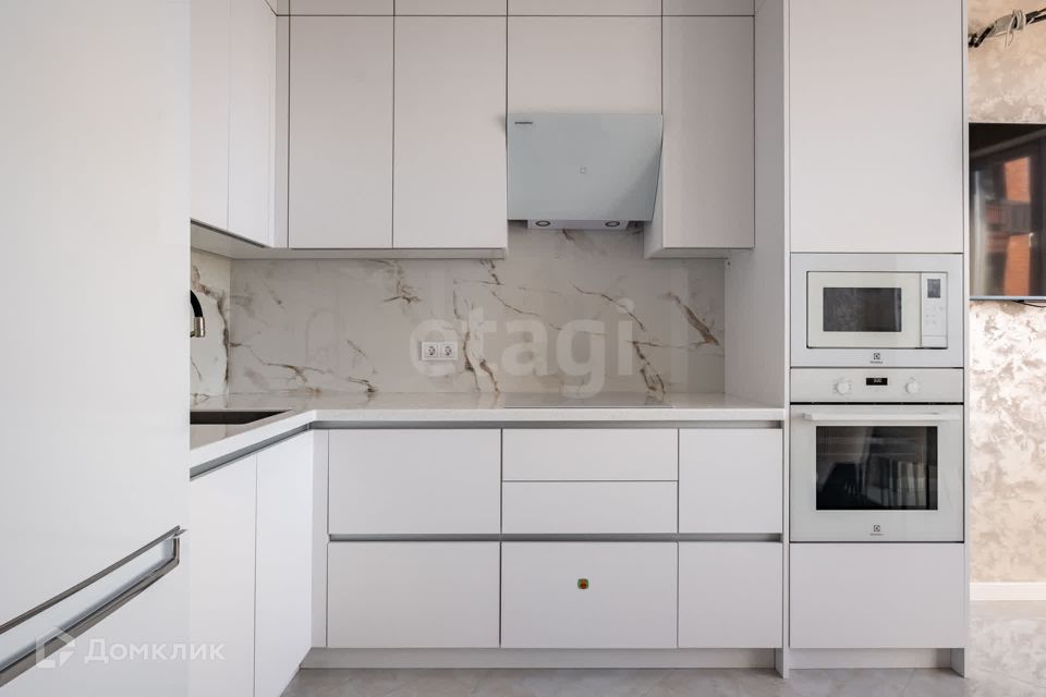 Продаётся 2-комнатная квартира, 62.2 м²