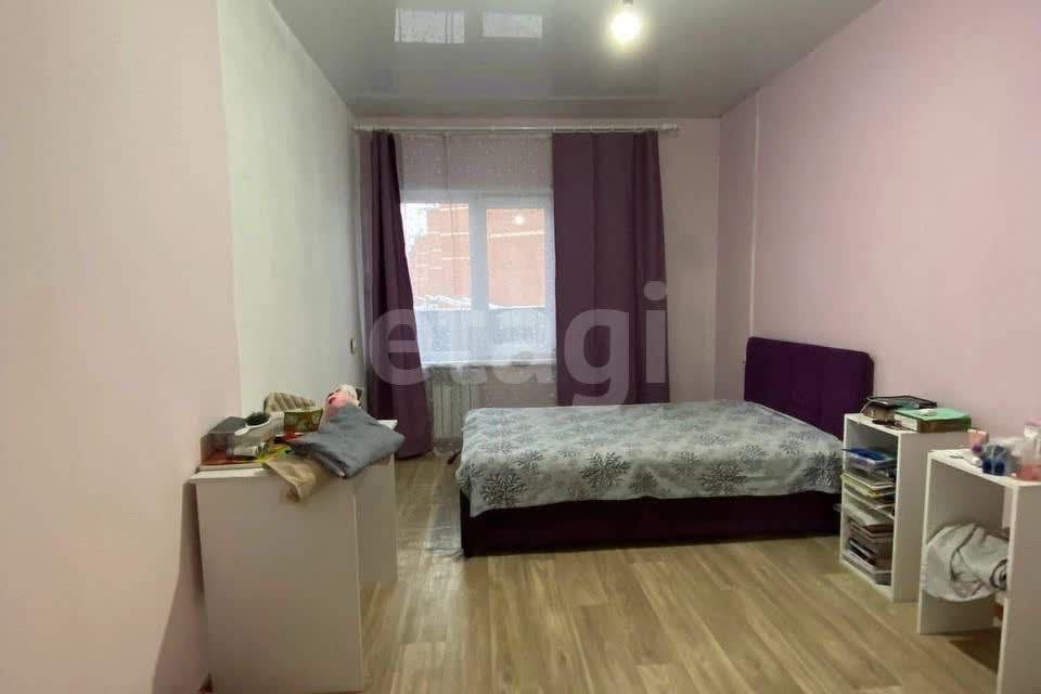 Продаётся комната в 2-комн. квартире, 45 м²