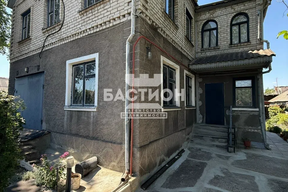 Продаётся 2-этажный дом, 225 м²