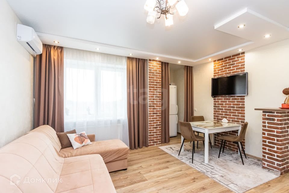 Продаётся 2-комнатная квартира, 67.8 м²