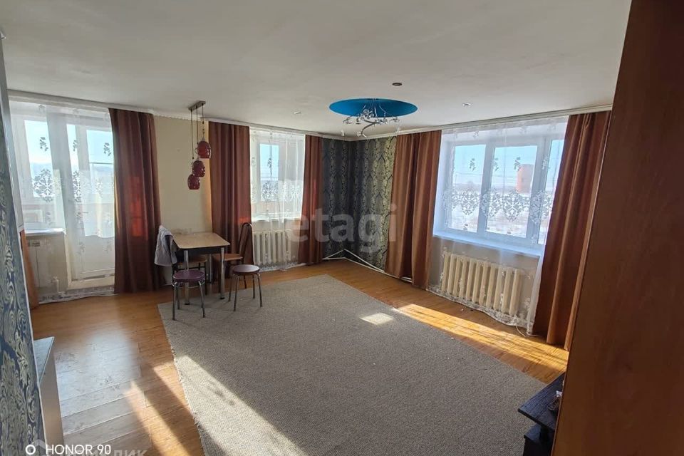 Продаётся 3-комнатная квартира, 63.7 м²