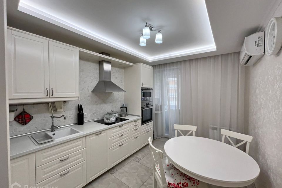 Продаётся 2-комнатная квартира, 69.9 м²