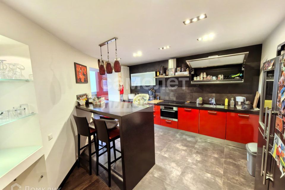 Продаётся 2-комнатная квартира, 82.2 м²