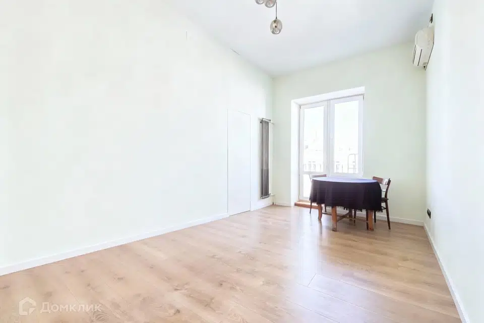 Продаётся 3-комнатная квартира, 57.7 м²