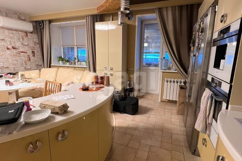 Продаётся 4-комнатная квартира, 97.1 м²