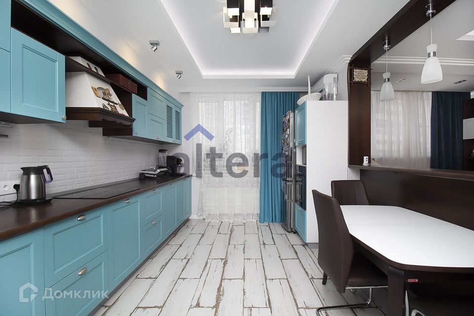 Продаётся 3-комнатная квартира, 118 м²