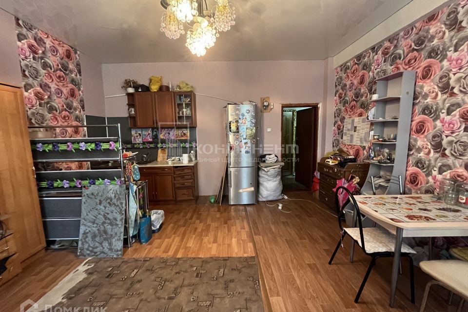 Продаётся комната в 3-комн. квартире, 28 м²