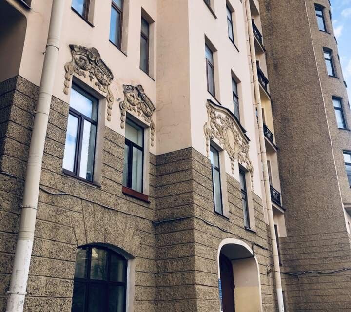 Продаётся 4-комнатная квартира, 124 м²