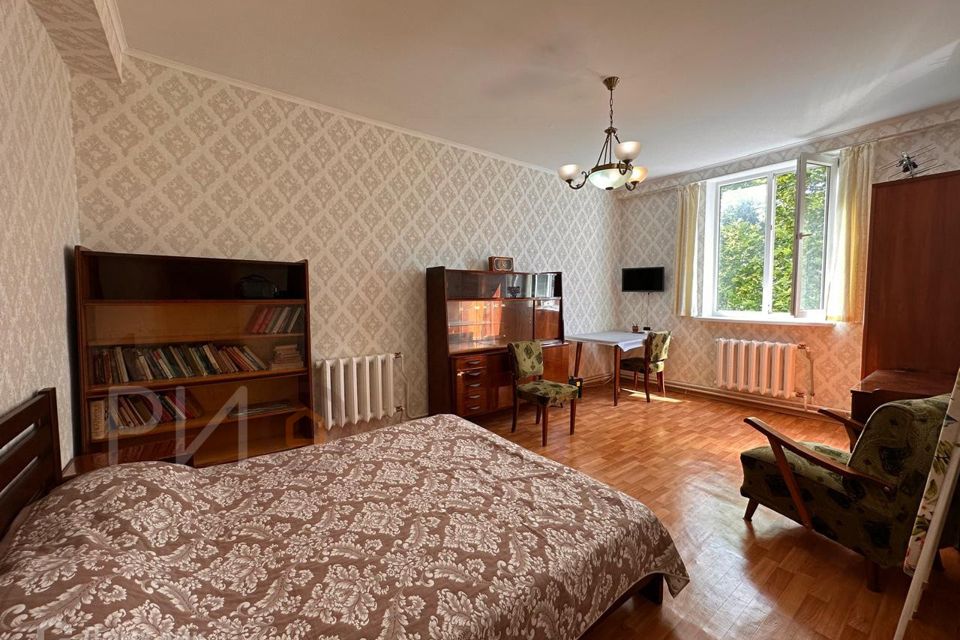 Сдаётся 2-комнатная квартира, 63.6 м²