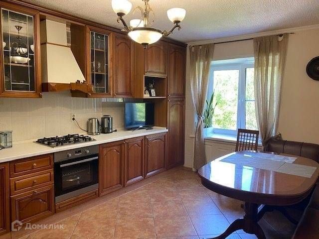 Сдаётся 4-комнатная квартира, 101 м²