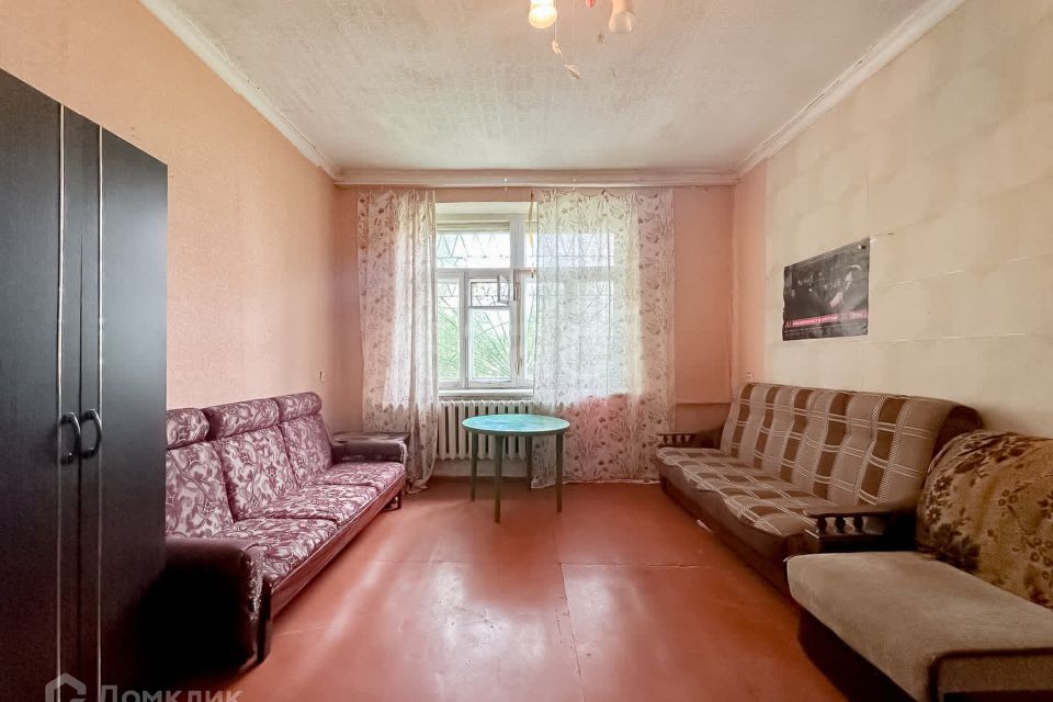 Продаётся комната в 6-комн. квартире, 19.3 м²