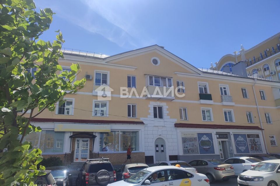 Продаётся 3-комнатная квартира, 56.5 м²
