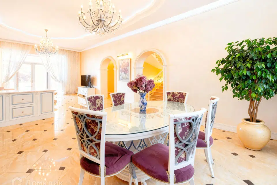 Продаётся 3-этажный дом, 707.9 м²