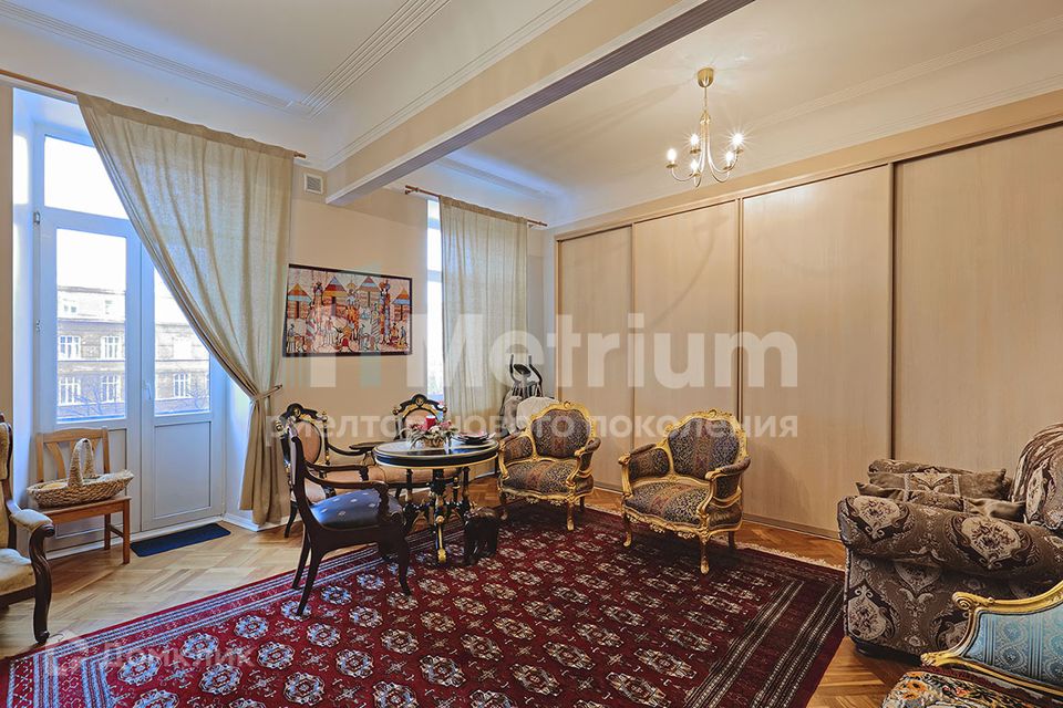 Продаётся 4-комнатная квартира, 143 м²