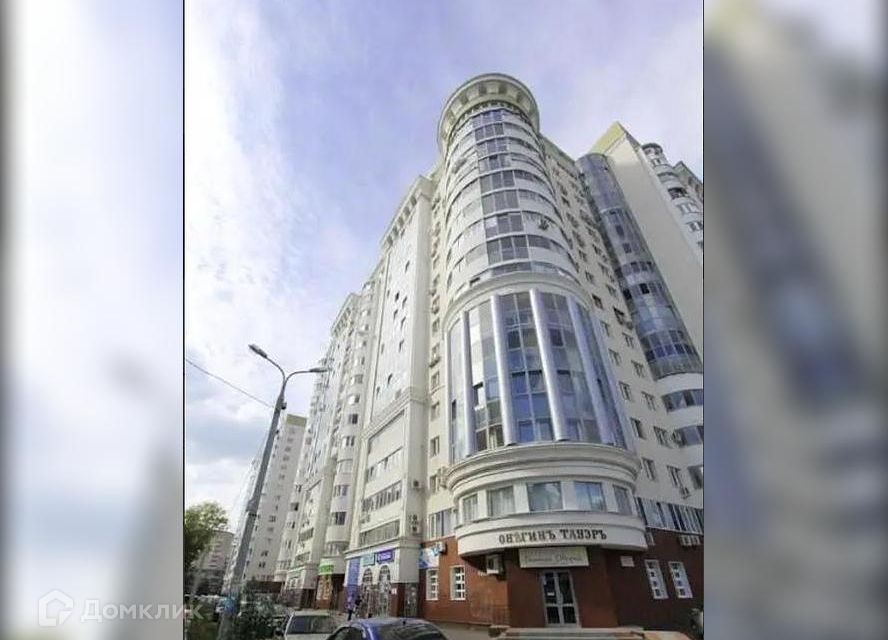 Продаётся 3-комнатная квартира, 136.6 м²
