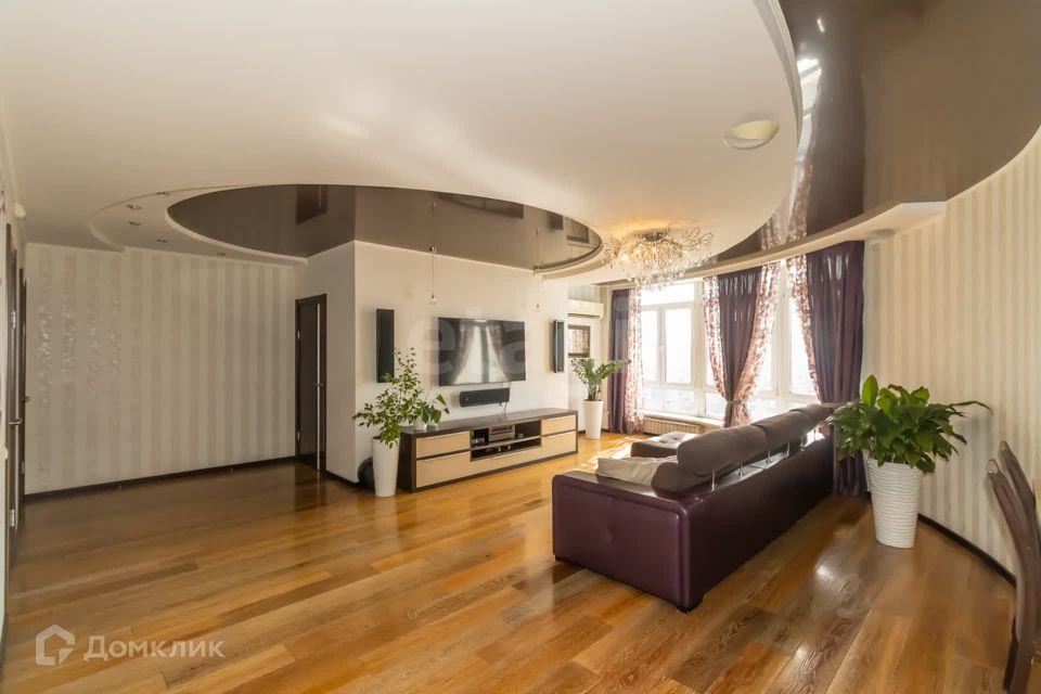 Продаётся 3-комнатная квартира, 117.4 м²