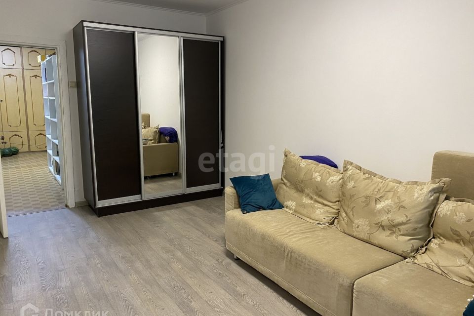Продаётся 4-комнатная квартира, 102.2 м²