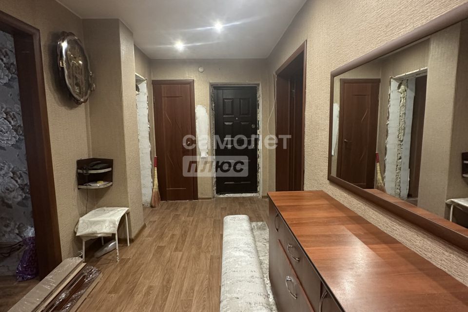 Продаётся 4-комнатная квартира, 77 м²