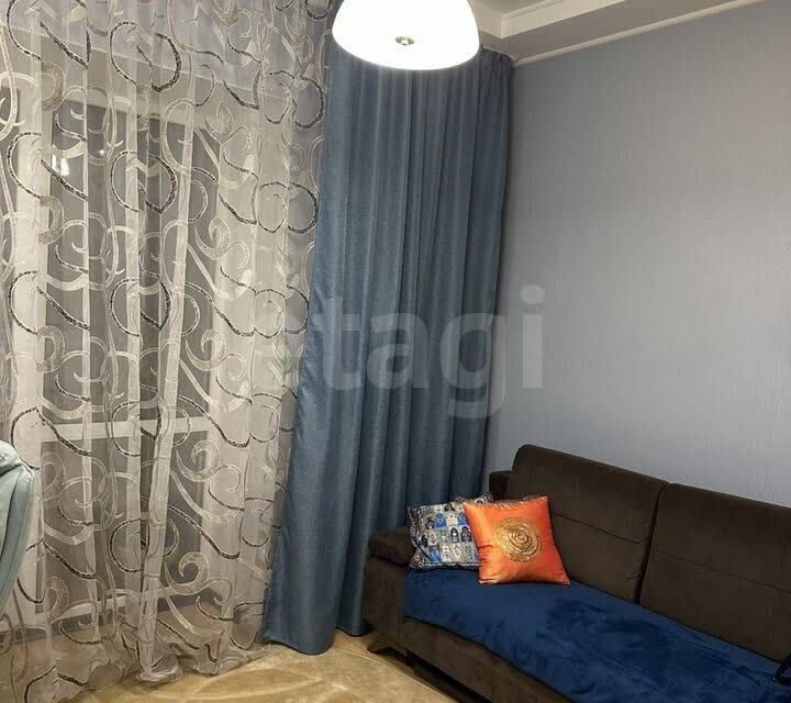 Продаётся 4-комнатная квартира, 131.5 м²