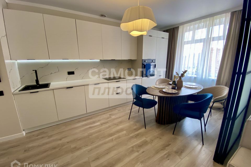 Продаётся 2-комнатная квартира, 67.3 м²