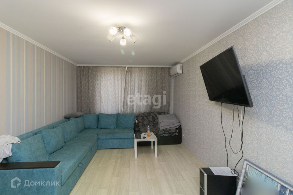 Продаётся 1-комнатная квартира, 43.7 м²