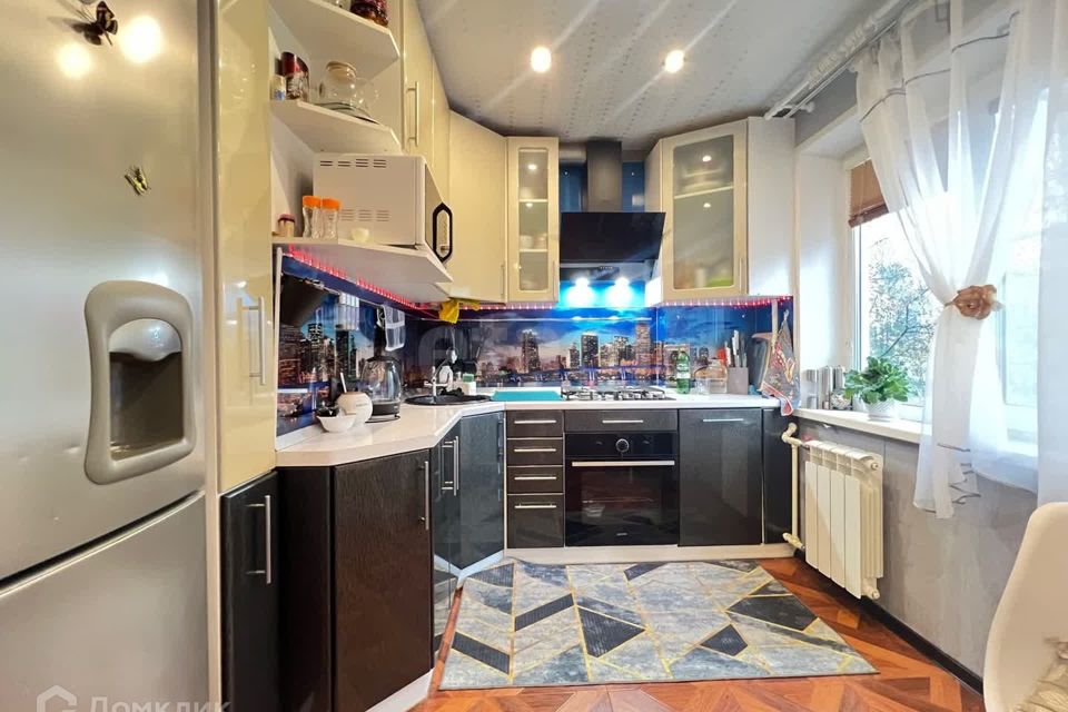 Продаётся 3-комнатная квартира, 63.4 м²