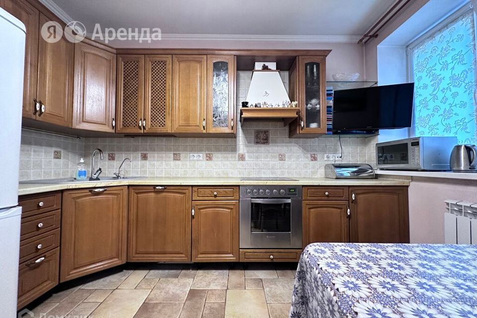 Сдаётся 2-комнатная квартира, 68 м²