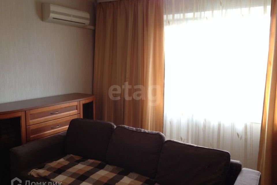 Сдаётся 2-комнатная квартира, 55 м²