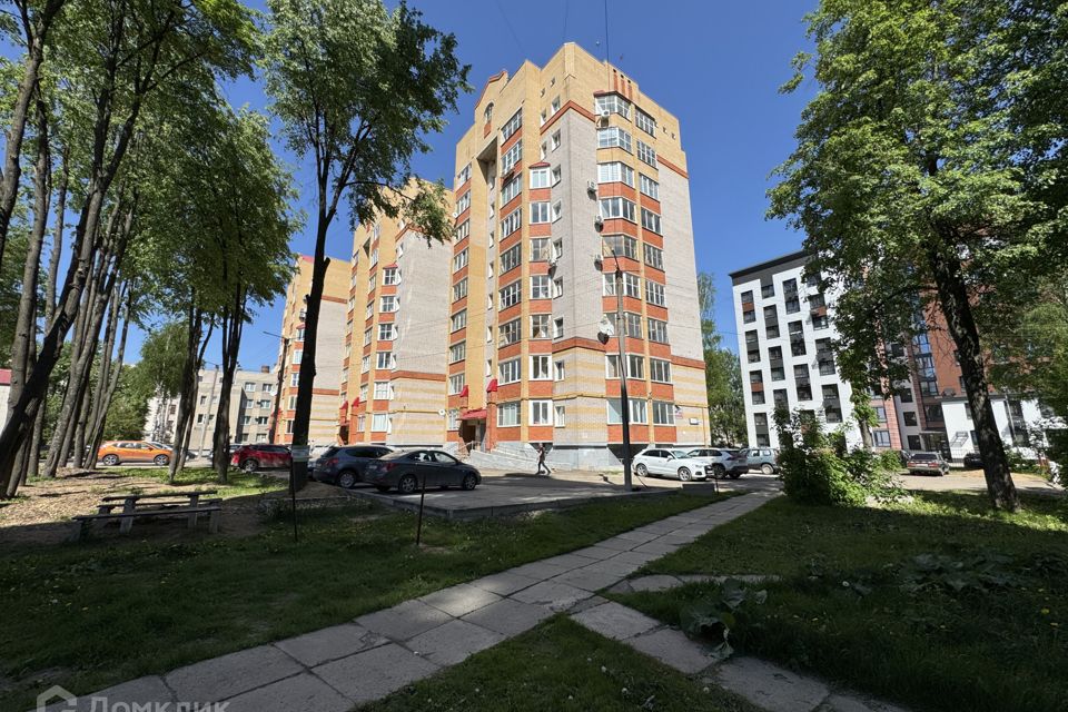 Продаётся 3-комнатная квартира, 100 м²