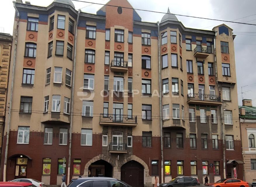 Продаётся 4-комнатная квартира, 104 м²