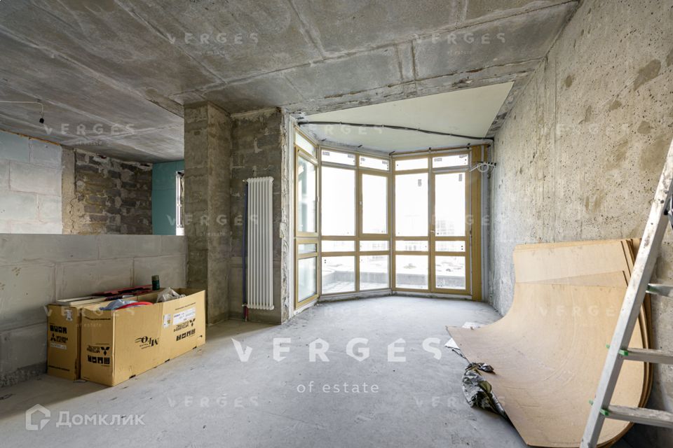 Продаётся 4-комнатная квартира, 150 м²