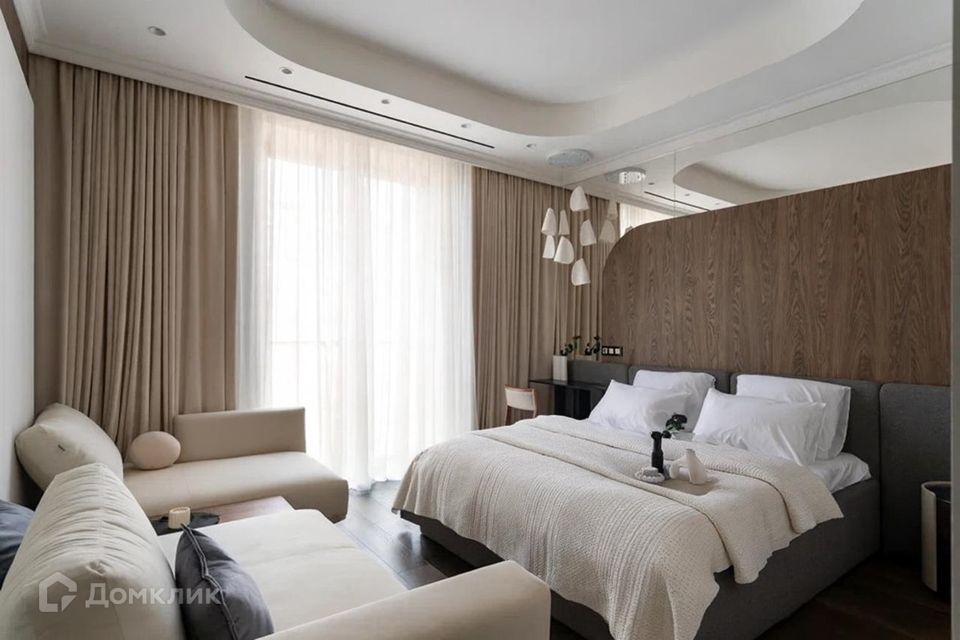 Продаётся 5-комнатная квартира, 200 м²