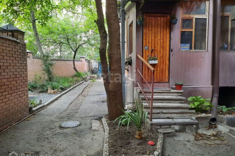 Продаётся 4-комнатная квартира, 82 м²