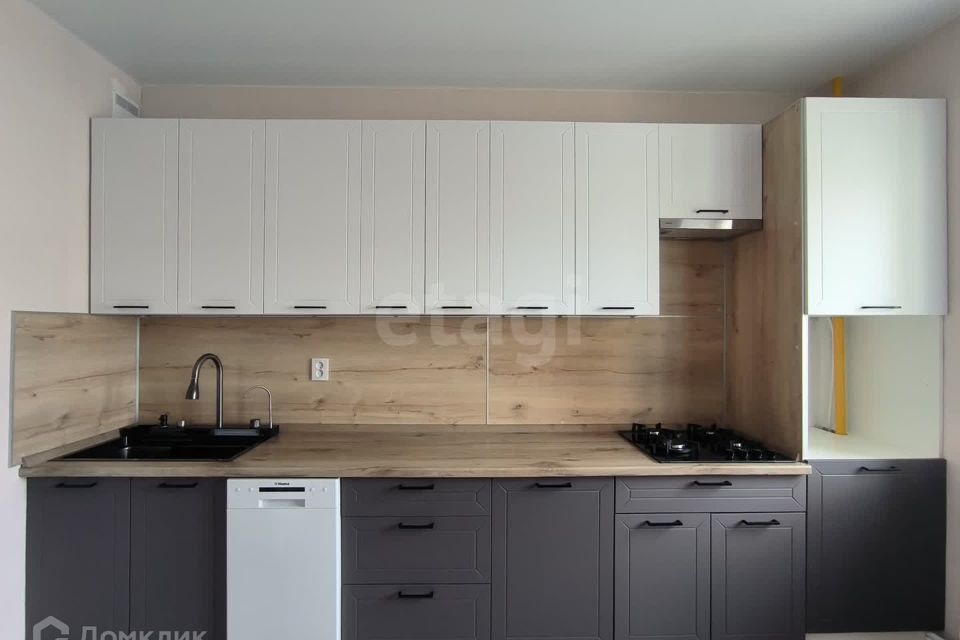 Продаётся 2-комнатная квартира, 71.5 м²