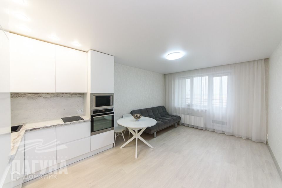 Продаётся 4-комнатная квартира, 77.9 м²