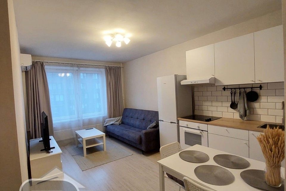 Продаётся 1-комнатная квартира, 38 м²
