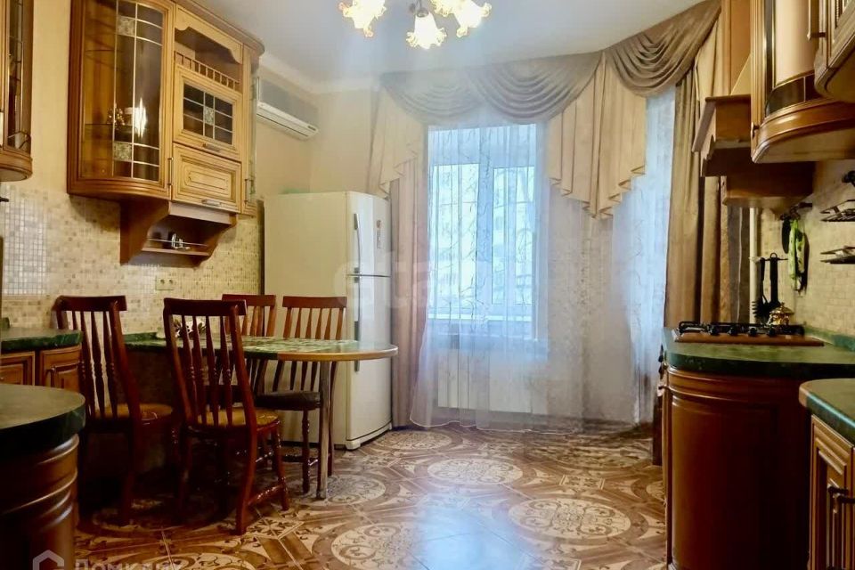 Продаётся 4-комнатная квартира, 108.3 м²