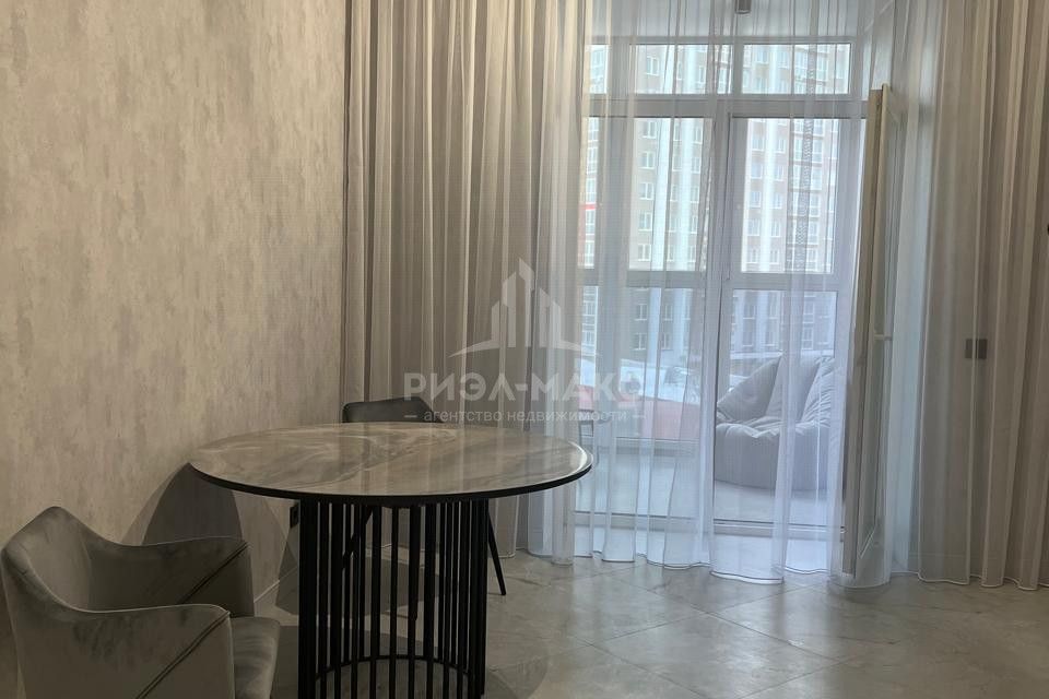 Сдаётся 1-комнатная квартира, 42 м²