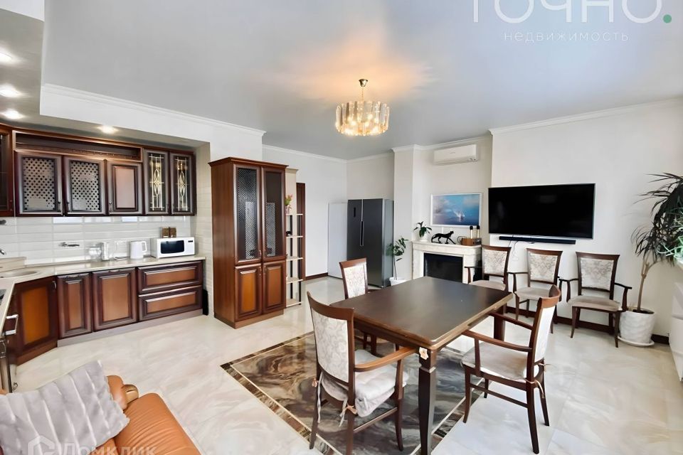Продаётся 3-комнатная квартира, 158 м²