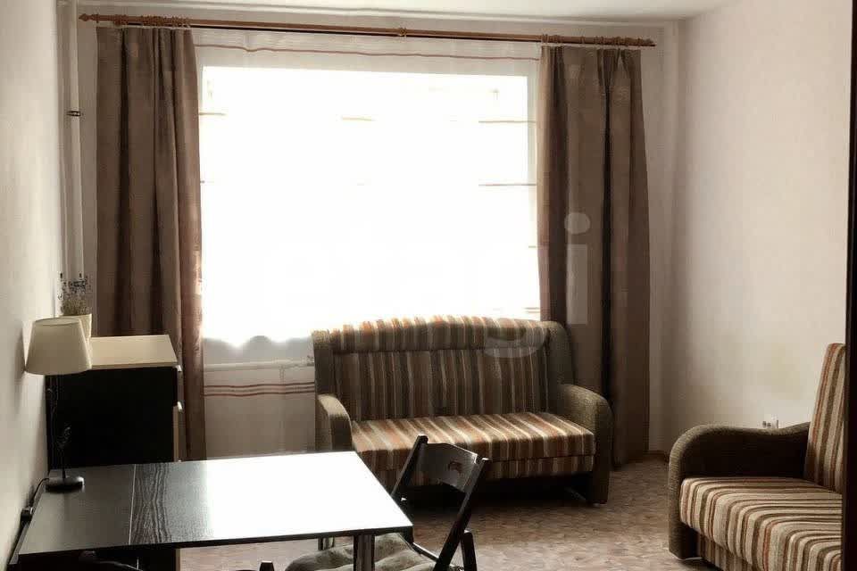 Продаётся 1-комнатная квартира, 42.7 м²