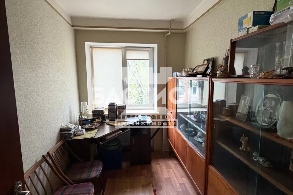 Продаётся 3-комнатная квартира, 42 м²