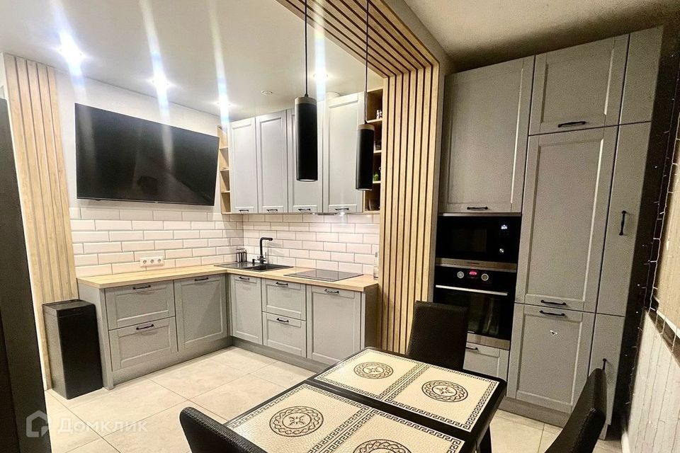 Продаётся 3-комнатная квартира, 82.7 м²