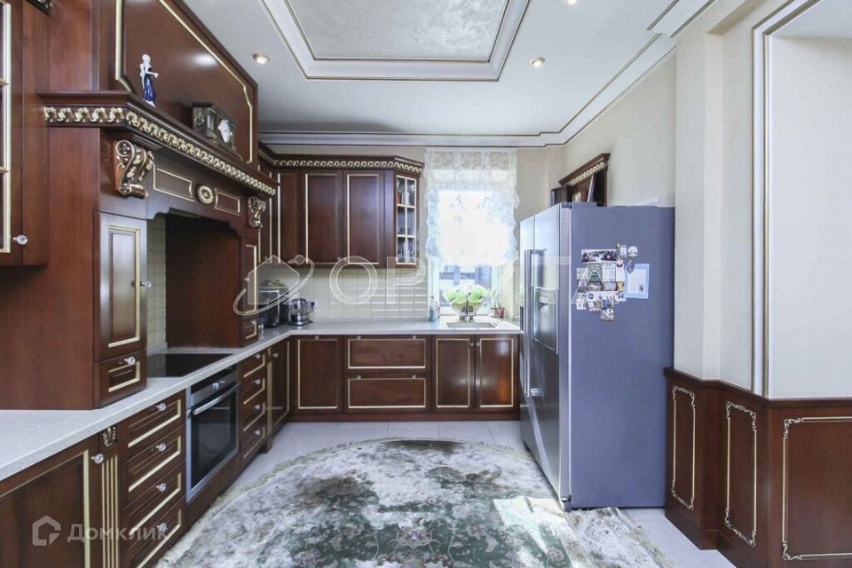 Продаётся 3-комнатная квартира, 150.2 м²