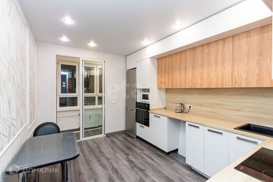 Продаётся 3-комнатная квартира, 82 м²