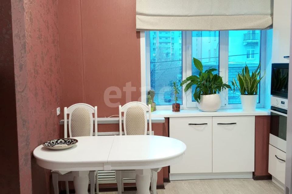 Продаётся 2-комнатная квартира, 55 м²