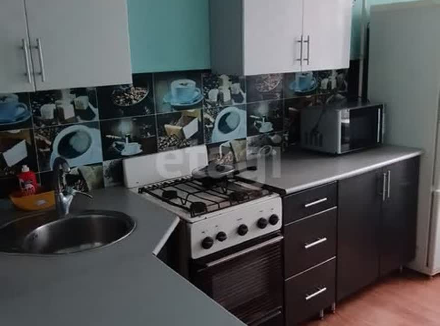 Продаётся 4-комнатная квартира, 73.9 м²