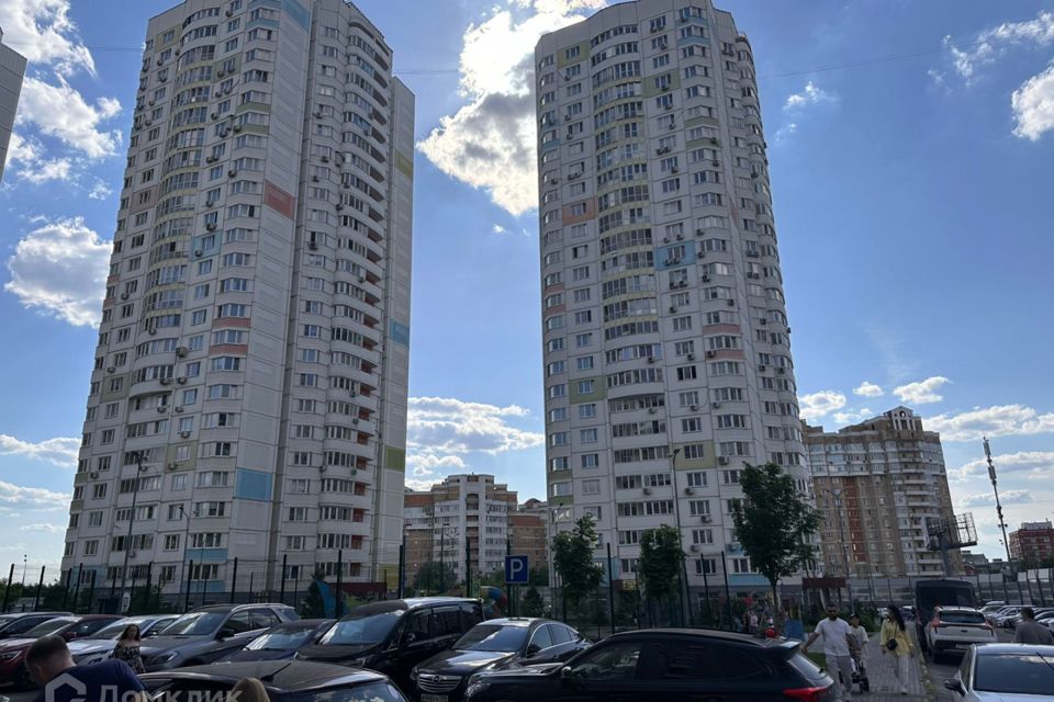 Продаётся 4-комнатная квартира, 128.8 м²