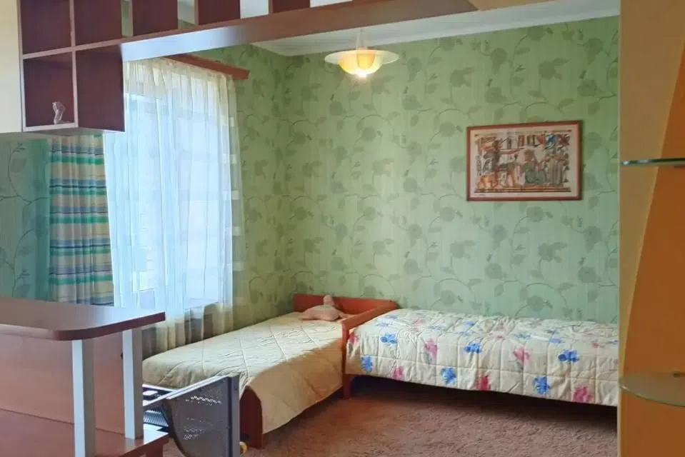Сдаётся 3-комнатная квартира, 140 м²